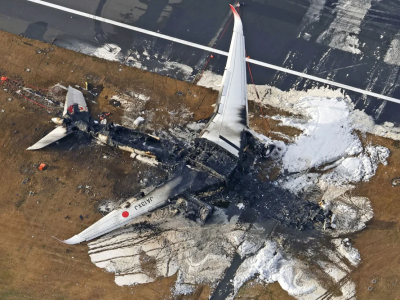 plane crashes